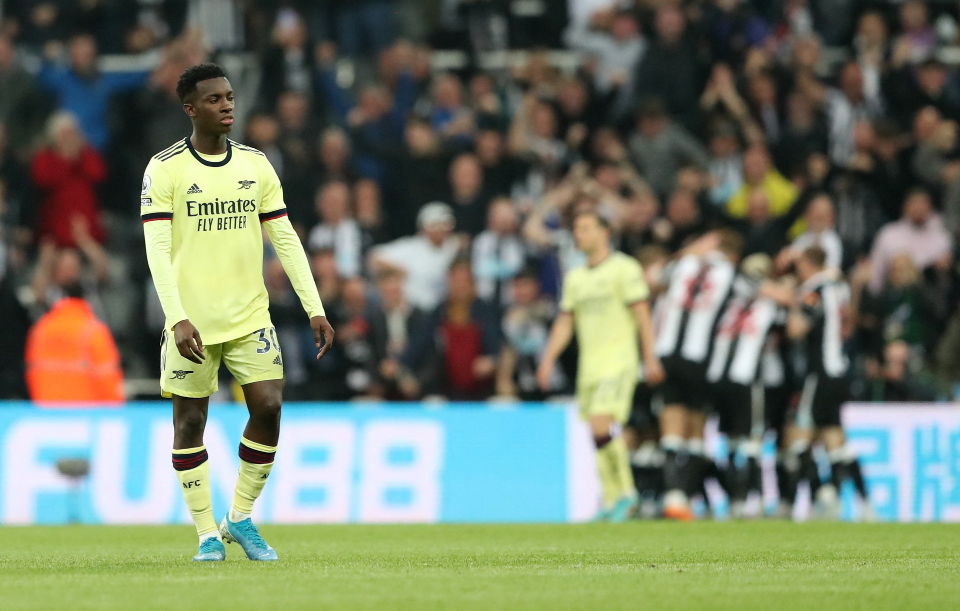 Thua Newcastle 0-2, Arsenal mất quyền tự quyết vào tay Tottenham