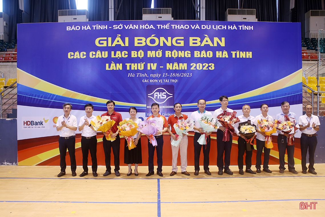 Hơn 270 VĐV tranh tài Giải Bóng bàn các CLB mở rộng Báo Hà Tĩnh