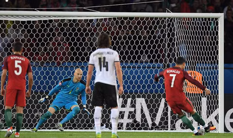 ronaldo hong pen bo hoa tran thu 2