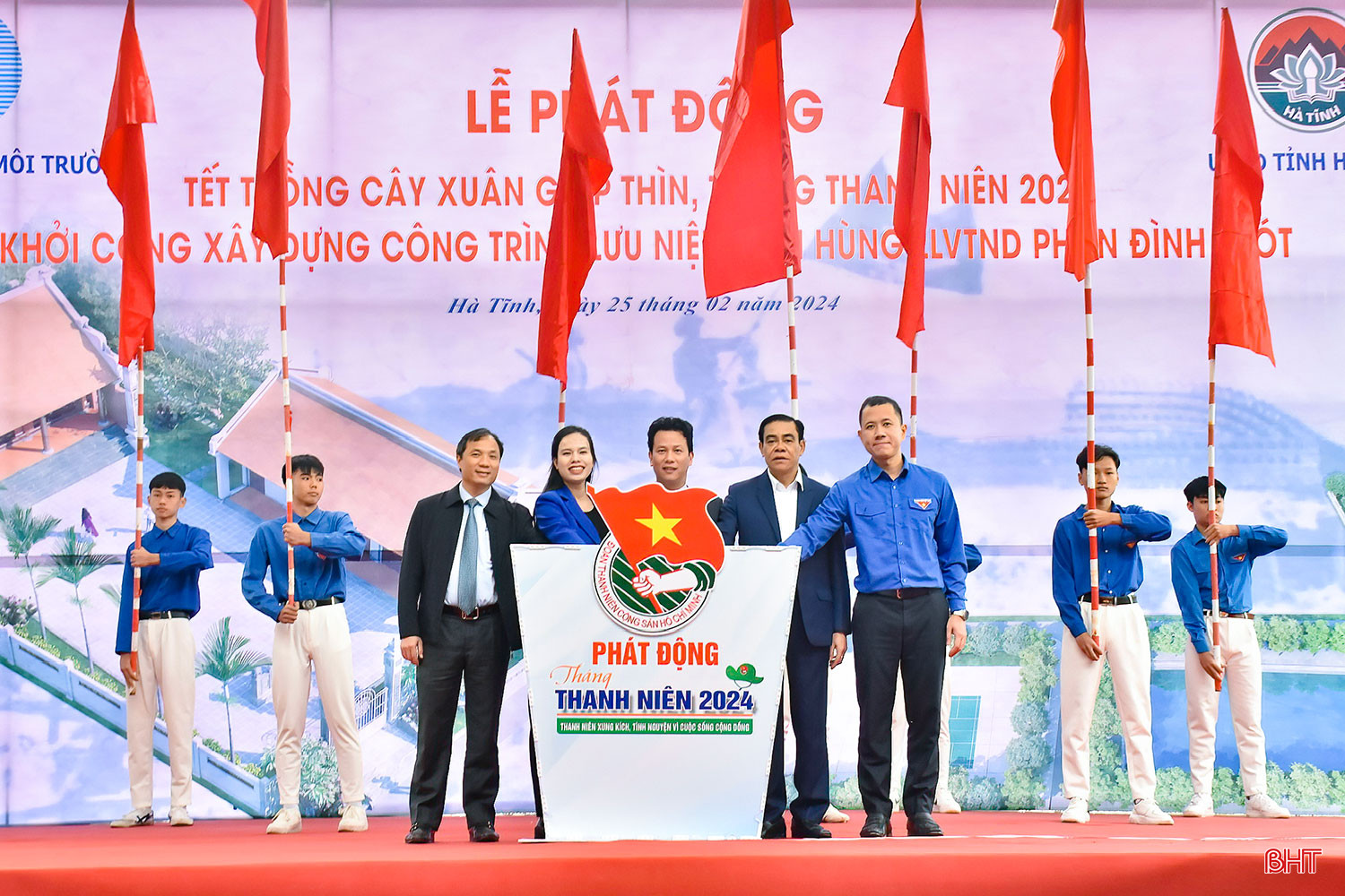 Tỉnh đoàn Hà Tĩnh phối hợp tổ chức ra quân Tháng Thanh niên 2024 với chủ đề “Thanh niên xung kích, tình nguyện vì cuộc sống cộng đồng”.