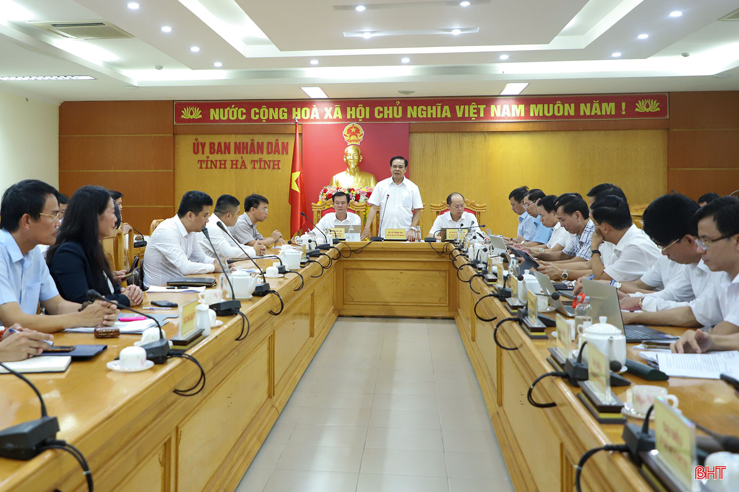 Tháng 9/2023, Chủ tịch UBND tỉnh làm việc với các nhà đầu tư ký biên bản ghi nhớ hợp tác tại hội nghị công bố Quy hoạch tỉnh và Xúc tiến đầu tư vào Hà Tĩnh để tháo gỡ khó khăn, sớm hoàn thành thủ tục đầu tư các dự án.
