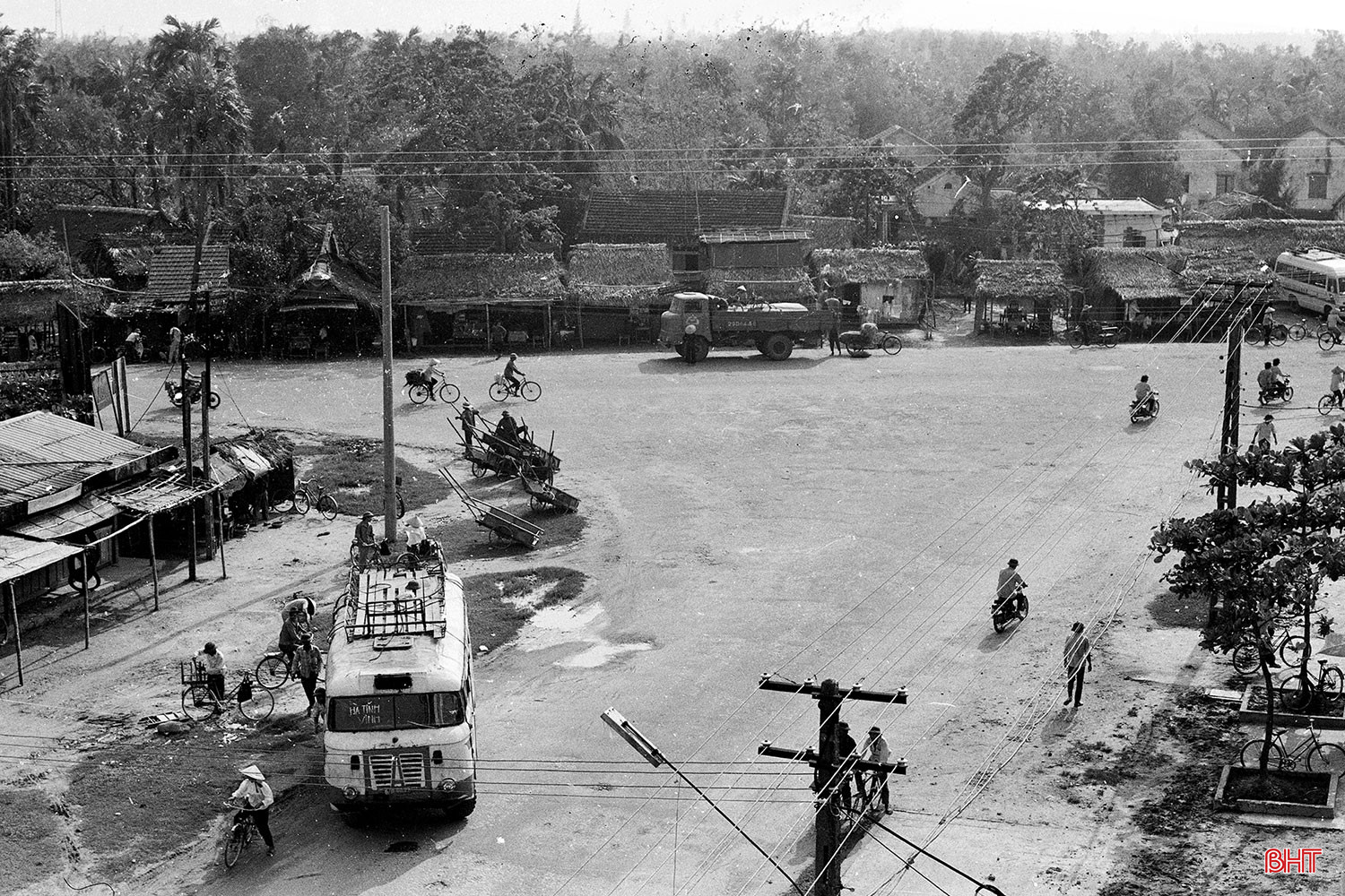 1.-Ngã-ba-Phan-ĐÌnh-Phùng---Ql-1A-năm-1985.jpg