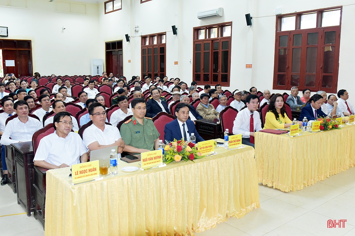 Phát huy truyền thống, dồn sức đưa Hương Khê sớm đạt huyện nông thôn mới