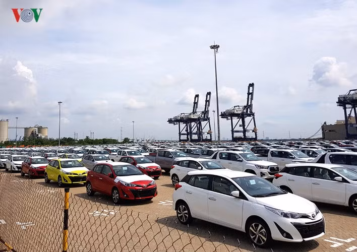Cận cảnh lô xe Toyota và Mitsubishi miễn thuế đầu tiên về Việt Nam