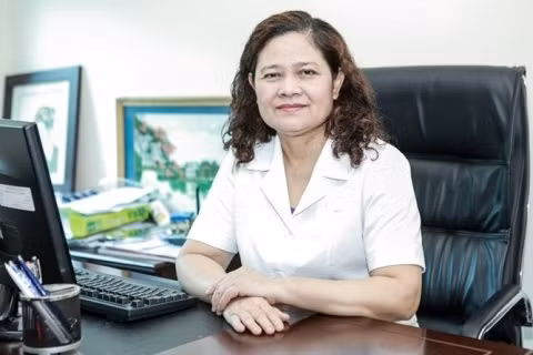 Chuyên gia bày cách duy trì sức khỏe dù thức đêm xem World Cup