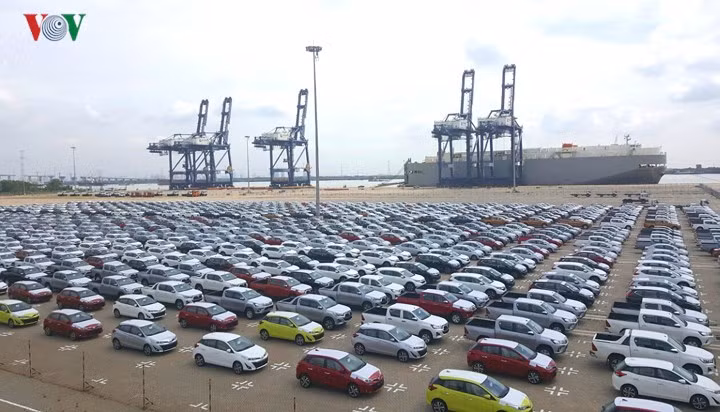 Cận cảnh lô xe Toyota và Mitsubishi miễn thuế đầu tiên về Việt Nam