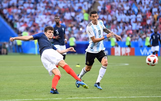 Pháp 4-3 Argentina: Mbappe tỏa sáng tiễn Messi về nước