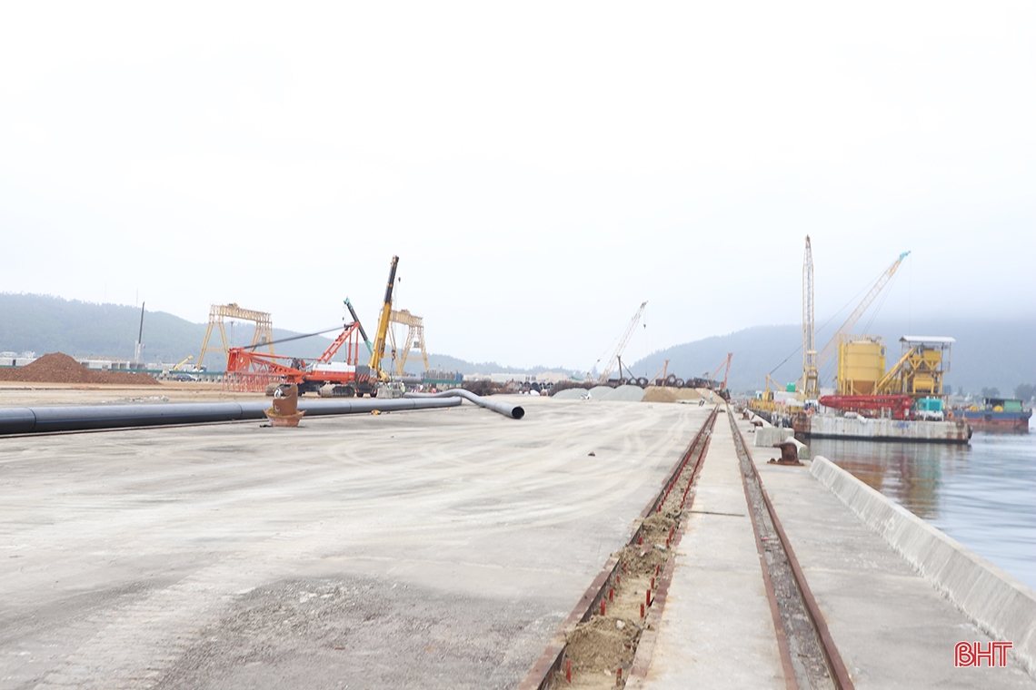 Chủ tịch UBND tỉnh kiểm tra sản xuất, tiến độ các dự án trọng điểm ở TX Kỳ Anh