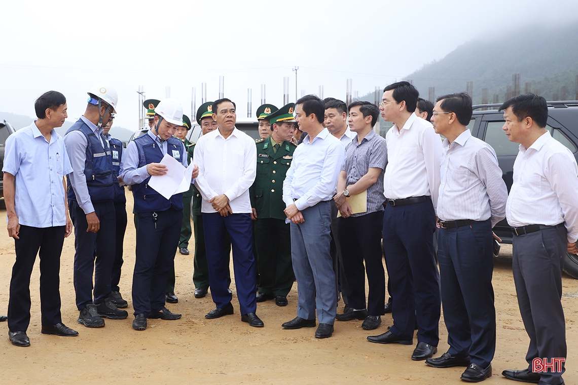 Chủ tịch UBND tỉnh kiểm tra sản xuất, tiến độ các dự án trọng điểm ở TX Kỳ Anh
