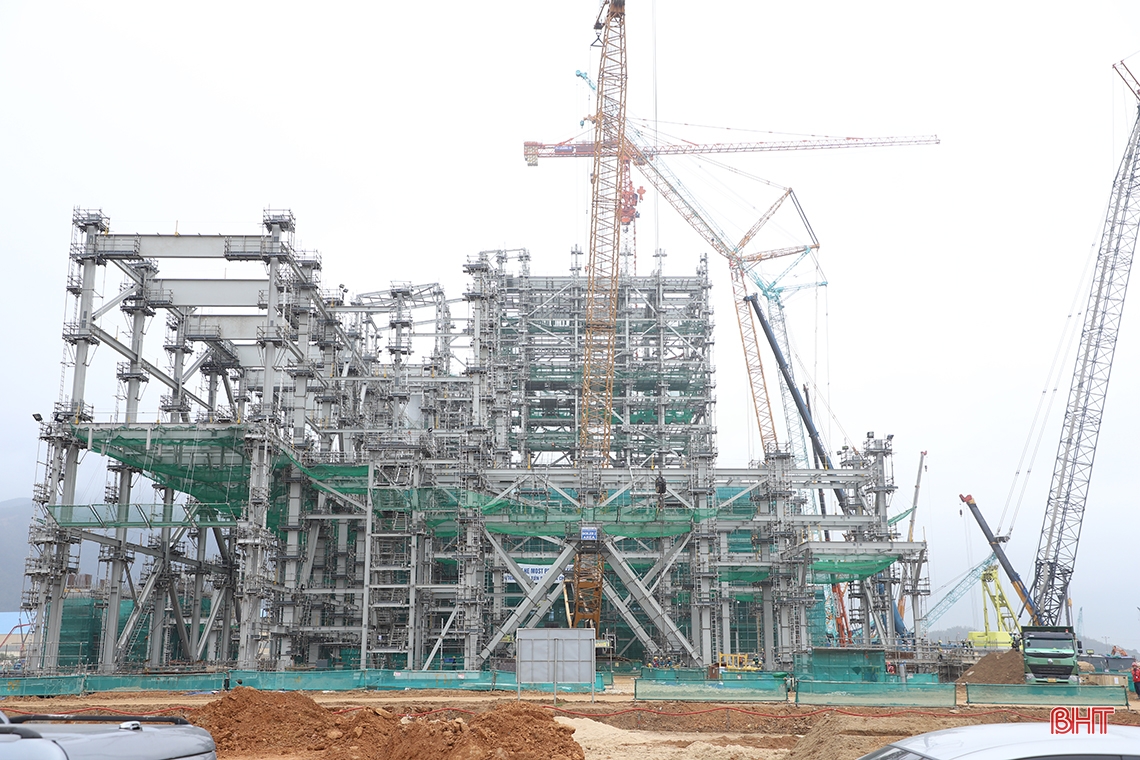 Chủ tịch UBND tỉnh kiểm tra sản xuất, tiến độ các dự án trọng điểm ở TX Kỳ Anh