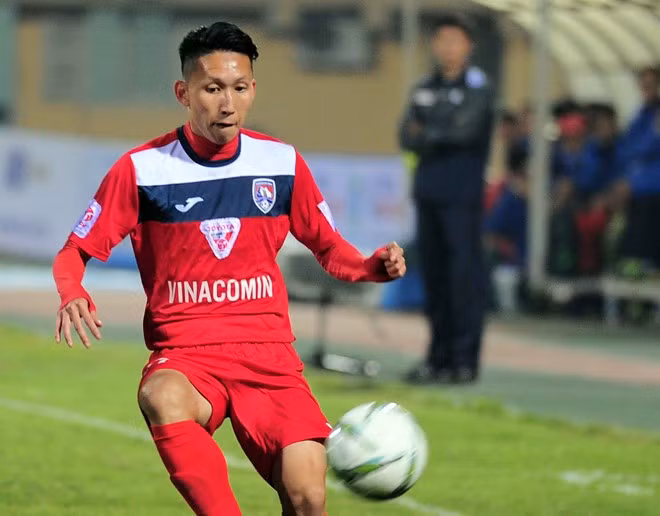 xuan tu duoc kaiserslautern chon vi giong okazaki