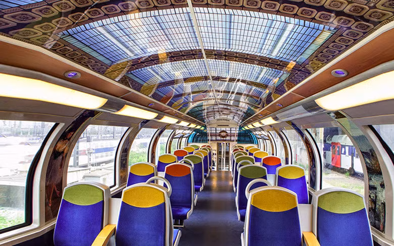 doc dao bao tang nghe thuat tren duong ray