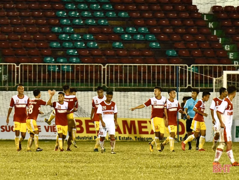 Hồng Lĩnh Hà Tĩnh thắng đậm Hoàng Anh Gia Lai 4-1 trận mở màn VCK U21 quốc gia