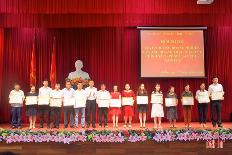 Hà Tĩnh vinh danh 162 doanh nghiệp, hộ kinh doanh thực hiện tốt chính sách thuế năm 2018