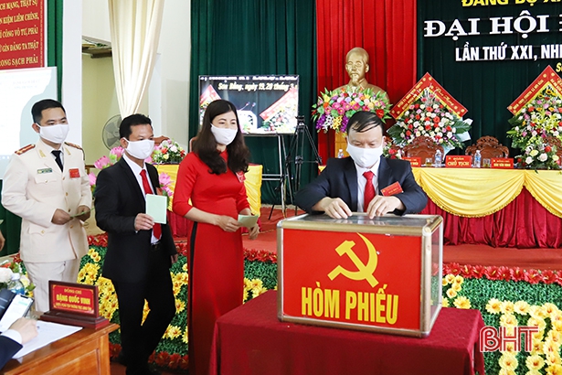 Bầu 39 đồng chí vào Ban chấp hành Đảng bộ huyện Hương Sơn nhiệm kỳ 2020 - 2025