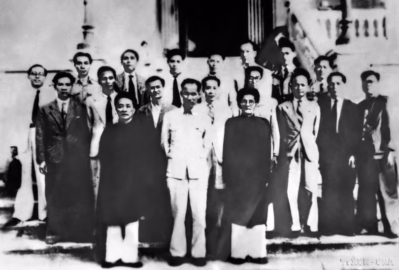 Chính phủ nước Việt Nam Dân chủ Cộng hòa được Quốc hội khóa I, kỳ họp thứ hai (28/10-9/11/1946) bầu ra. (Ảnh: Tư liệu TTXVN)