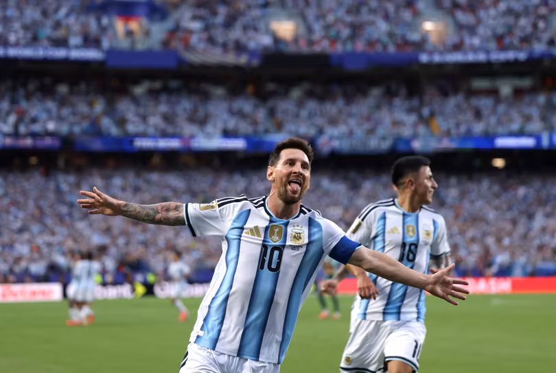 Màn trình diễn siêu hạng của Messi.