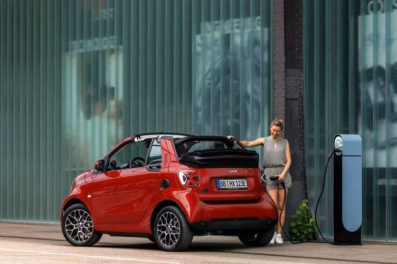 Mẫu xe điện tý hon từ Daimler tên Smart EQ. Ảnh: Daimler.