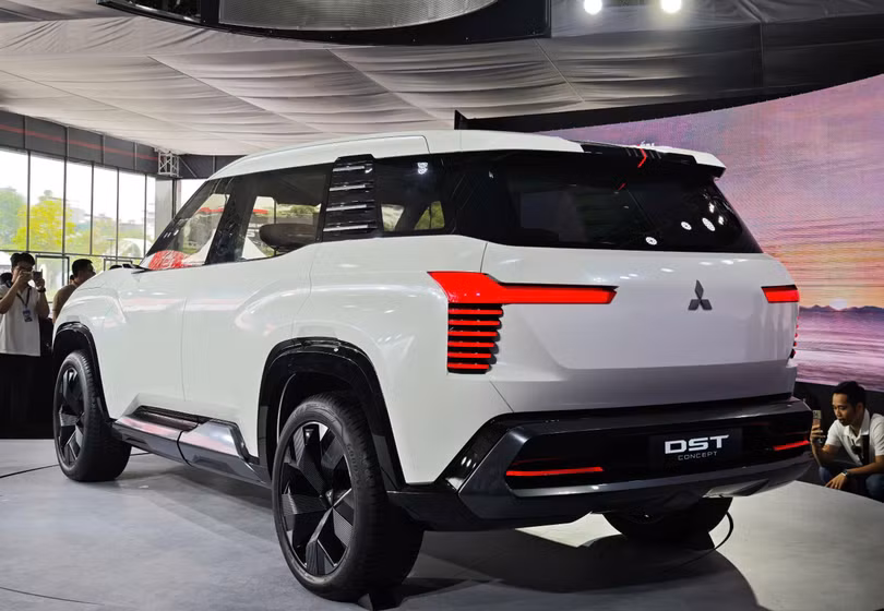 Theo nguồn tin từ hãng, bản thương mại của DST Concept dự kiến ra mắt Indonesia từ tháng sau. Mẫu xe cũng được lên kế hoạch mở bán ở Việt Nam vào cuối năm 2025.