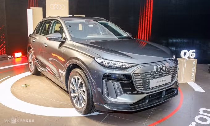 Crossover điện Audi Q6 e-tron ra mắt thị trường Việt Nam tại Hà Nội ngày 4/7. Ảnh: Lương Dũng