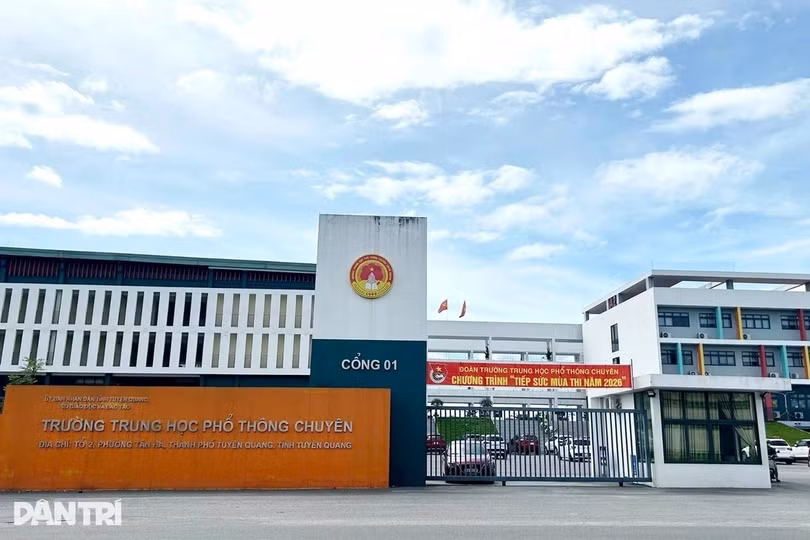 truong-chuyen-tuyen-quang-cropped-1783427886081.jpg