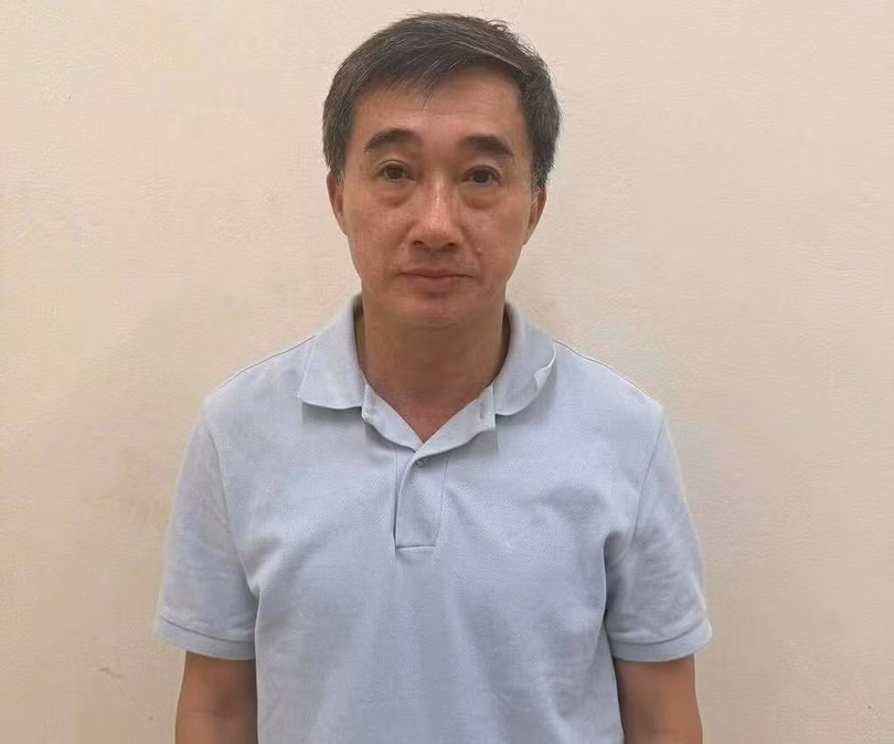 Thứ trưởng Trần Văn Thuấn lúc bị bắt. Ảnh: Bộ Công an