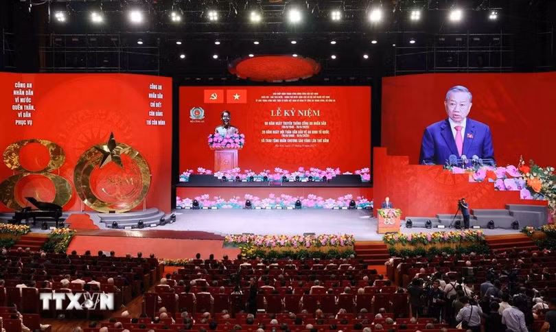 tong-bi-thu-to-lam-80-nam-cong-an-nhan-dan30.jpg