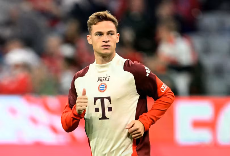 Một ngôi sao Bayern khác cũng có thể đổi đội ở mùa giải 2025/26 là Joshua Kimmich. CĐV "Hùm xám" đang kêu gọi ban lãnh đạo CLB gia hạn gấp với Kimmich, một trong những công thần của CLB những năm qua.