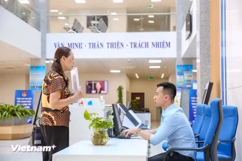 Bộ trưởng Bộ Nội vụ sẽ quyết định giao biên chế công chức cho từng bộ trước ngày 1/10 của năm trước liền kề năm kế hoạch hoặc kỳ kế hoạch. (Ảnh: PV/Vietnam+)