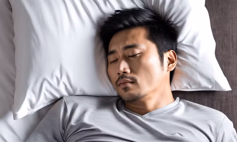 Những người ngủ ít hơn 7 giờ một ngày có nguy cơ mắc bệnh cao hơn so với những người ngủ đủ 8 giờ một ngày.