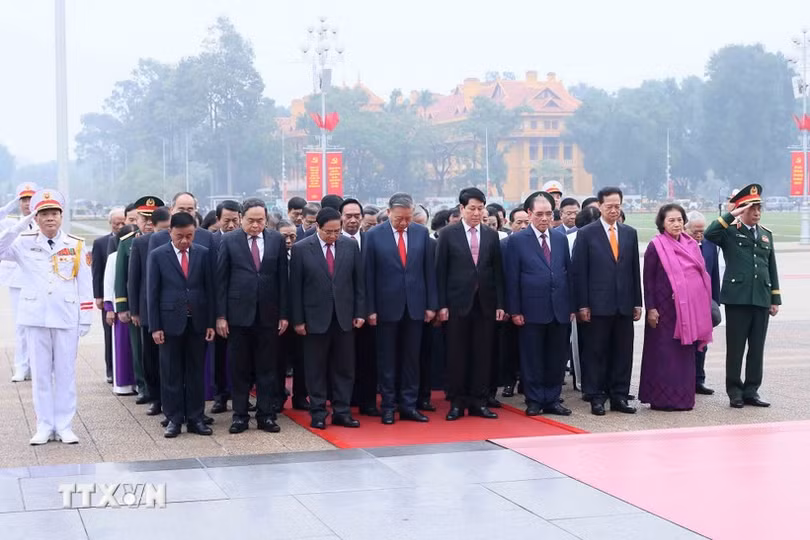 lanh-dao-dang-nha-nuoc-vieng-chu-tich-ho-chi-minh-nhan-ky-niem-96-nam-ngay-thanh-lap-dang-3.jpg