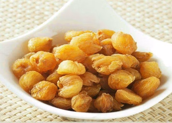 Long nhãn hỗ trợ người có biểu hiện mất ngủ kèm theo hồi hộp, lo âu, suy nhược.