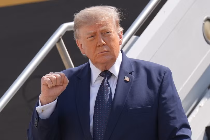 Tổng thống Donald Trump tại sân bay quốc tế John F. Kennedy, New York ngày 17/7. Ảnh: AP