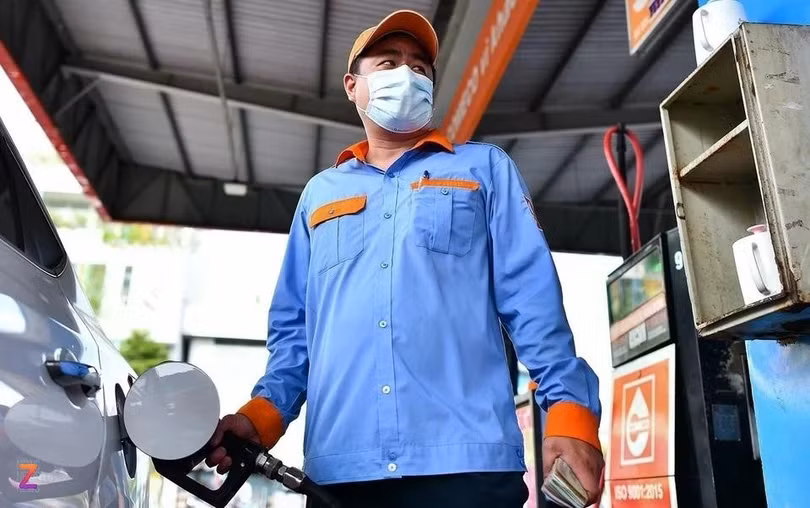 Xăng RON 95 được bán với giá 19.580 đồng/lít. Ảnh: Phạm Ngôn.