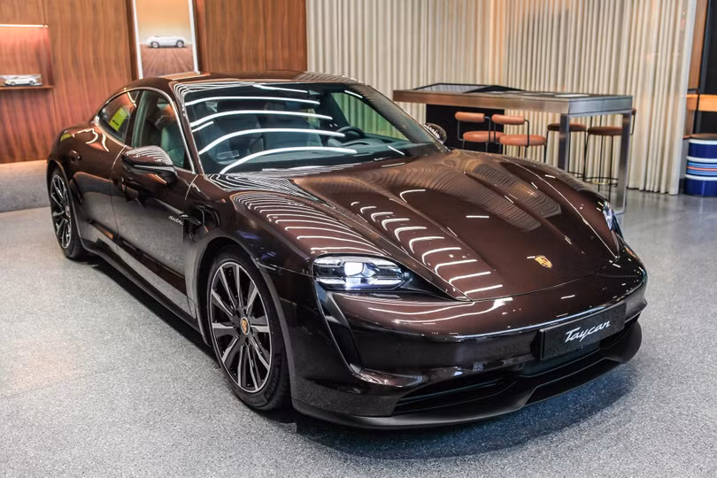 Porsche Taycan. Ảnh: Vĩnh Phúc.