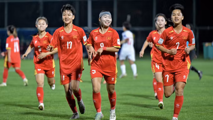 Tiền vệ Linh Chi (số 9) mừng bàn mở tỷ số ở phút 18 trong trận thắng Myanmar 2-1 ở lượt cuối bảng A U17 nữ châu Á 2026, trên sân bóng thuộc Trung tâm thể thao Thái Hồ Tô Châu ở Trung Quốc ngày 7/5/2026. Ảnh: AFC