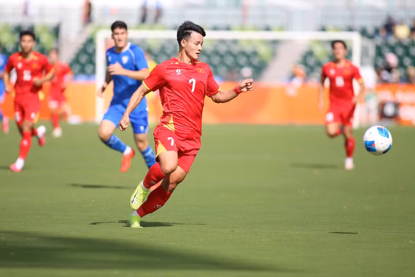 U23 Việt Nam gặp khó trước đối thủ có đẳng cấp cao. Ảnh: Hiếu Chiến.