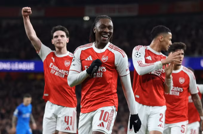 Các cầu thủ Arsenal mừng bàn trong trận thắng Leverkusen 2-0 ở lượt về vòng 1/8 Champions League trên sân Emirates, London, Anh ngày 17/3/2026. Ảnh: Reuters