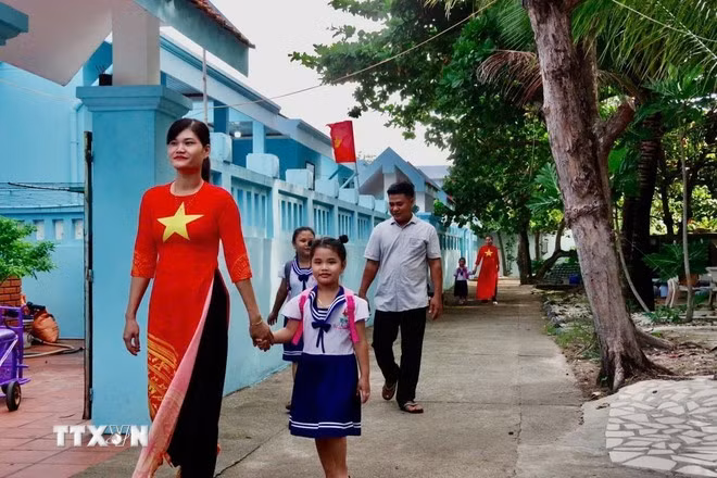 Học sinh trên đảo Trường Sa. (Nguồn: TTXVN)