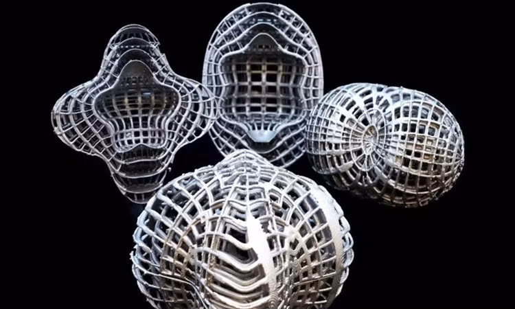 Áo choàng 3D giúp che giấu vật thể phát nhiệt trước camera hồng ngoại. Ảnh: Đại học Illinois Urbana-Champaign