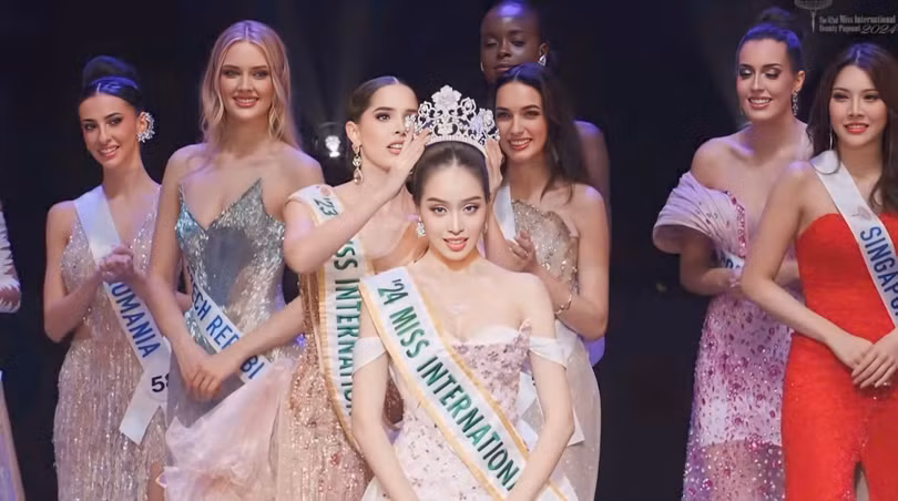 Thanh Thủy tại chung kết Miss International.