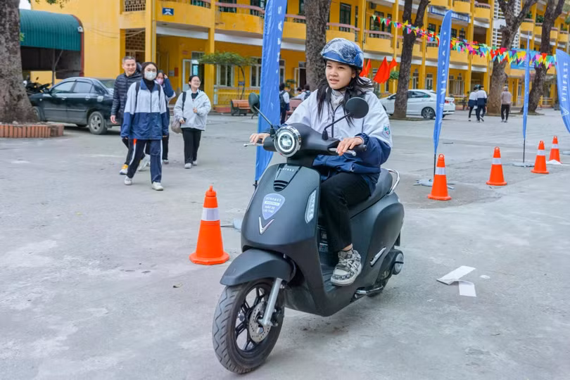 Đóng góp đáng kể vào sự bùng nổ doanh số xe máy điện là sự gia tăng nhu cầu sử dụng loại phương tiện này của đối tượng học sinh 16-18 tuổi.