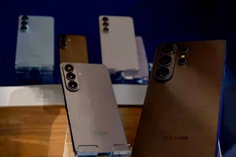 Galaxy S26 Ultra vẫn bị chấm điểm thấp trong quá trình sửa chữa. Ảnh: Bloomberg.