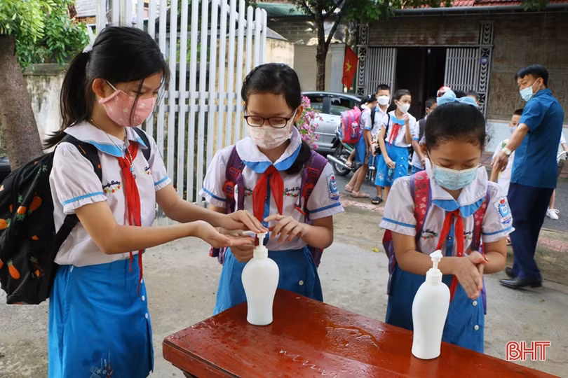 Ngày đến trường đầu tiên trong năm học mới tại Hà Tĩnh