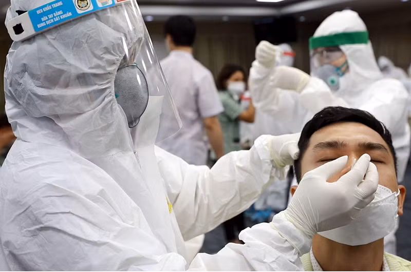 Bộ Y tế: Xét nghiệm COVID-19 bằng test nhanh kháng nguyên hằng tuần cho người làm việc tại các chợ