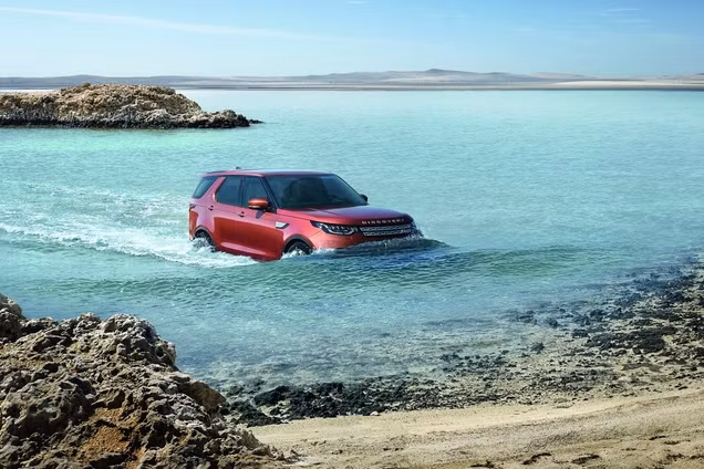 suv gia dinh ly tuong land rover discovery 2018 ra mat gia tu 49 990 usd