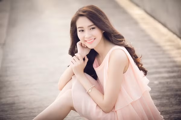 5 dac diem cua phu nu hut mat phai manh nhat
