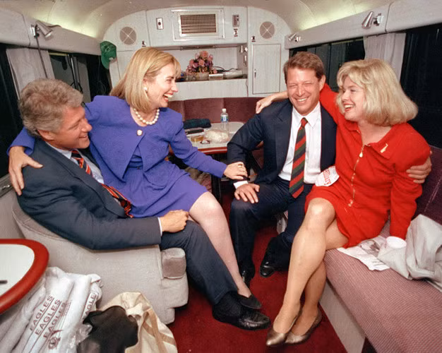 anh ba hillary tre trung ben chong trong chien dich tranh cu 1992