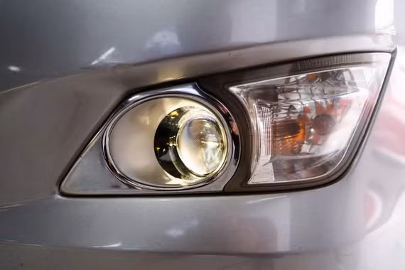 Lưu ý khi thay đèn pha ô tô sang đèn LED