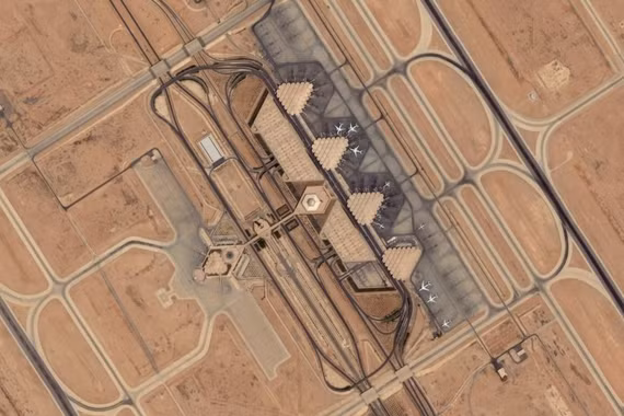Houthi tập kích loạt mục tiêu ở Saudi Arabia, đánh trúng sân bay Riyadh